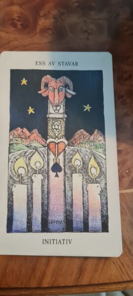 Ess av stavar i tarot kort dvs stavesset i tarot korten